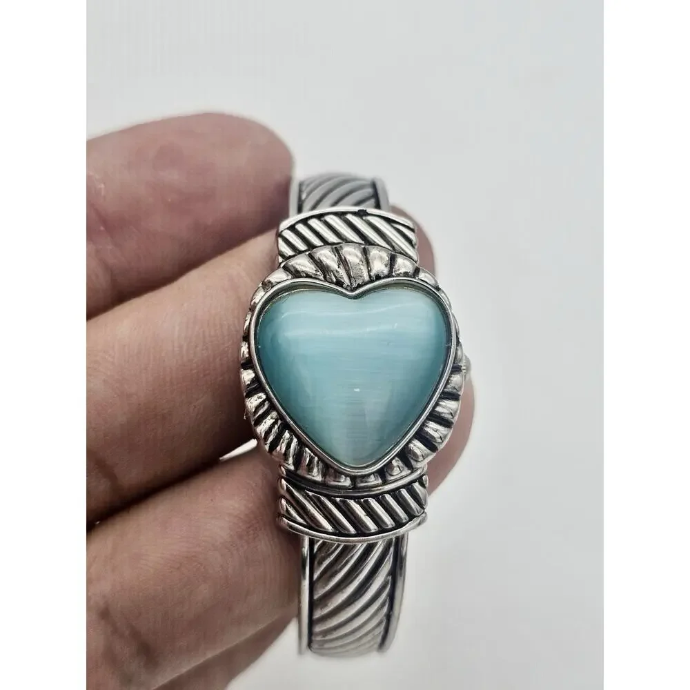 Japan Movement Quartz Watch Silver Tone Bracelet With Blue Accent